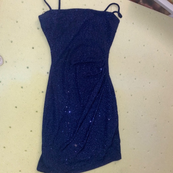 A dress - Picture 2 of 2